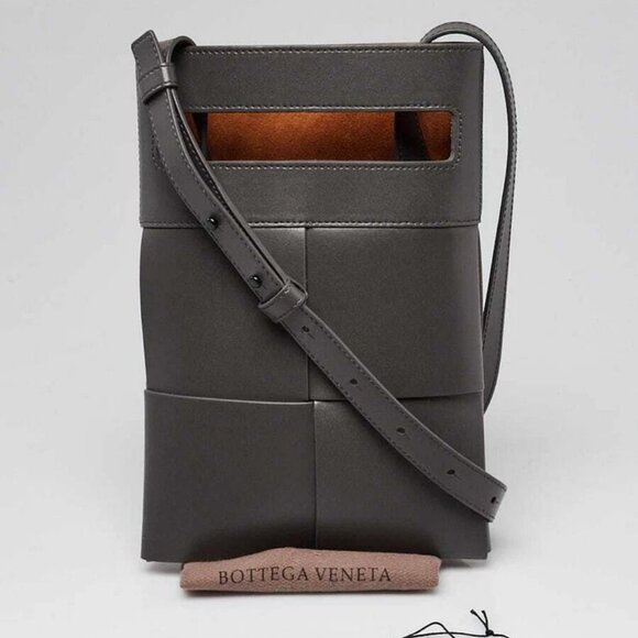 Bottega Veneta Grey Maxi Intrecciato Woven Leather Messenger Bag - Picture 1 of 10